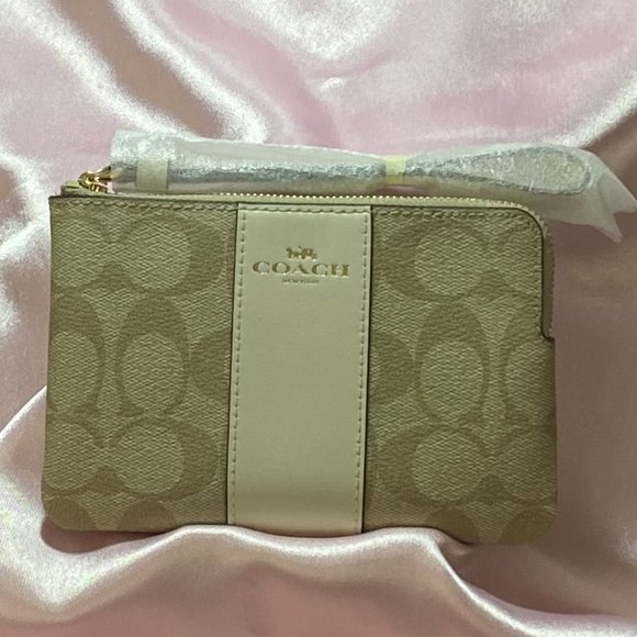 Corner Zip Wristlet - Picture 3 of 3